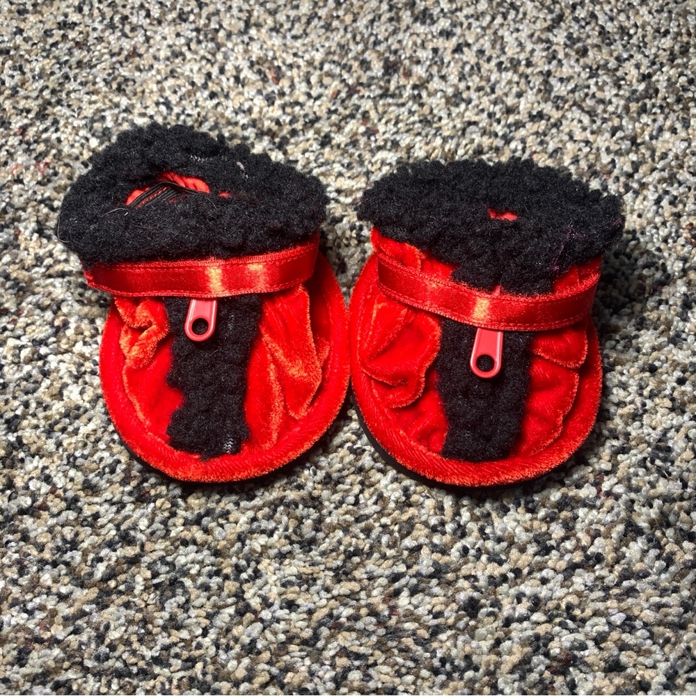 Build-A-Bear Workshop Red and Black Slippers Sherpa Lining With Zippers Closure
